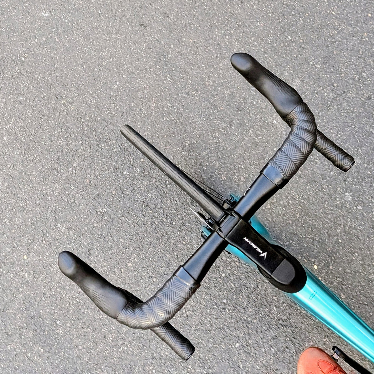 Bianchi Oltre Comp - Shimano 105 Di2 - celeste