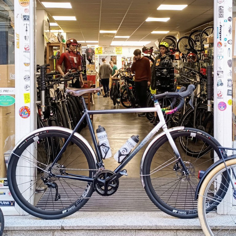 Randonneuse légère en acier (blanc/vert)