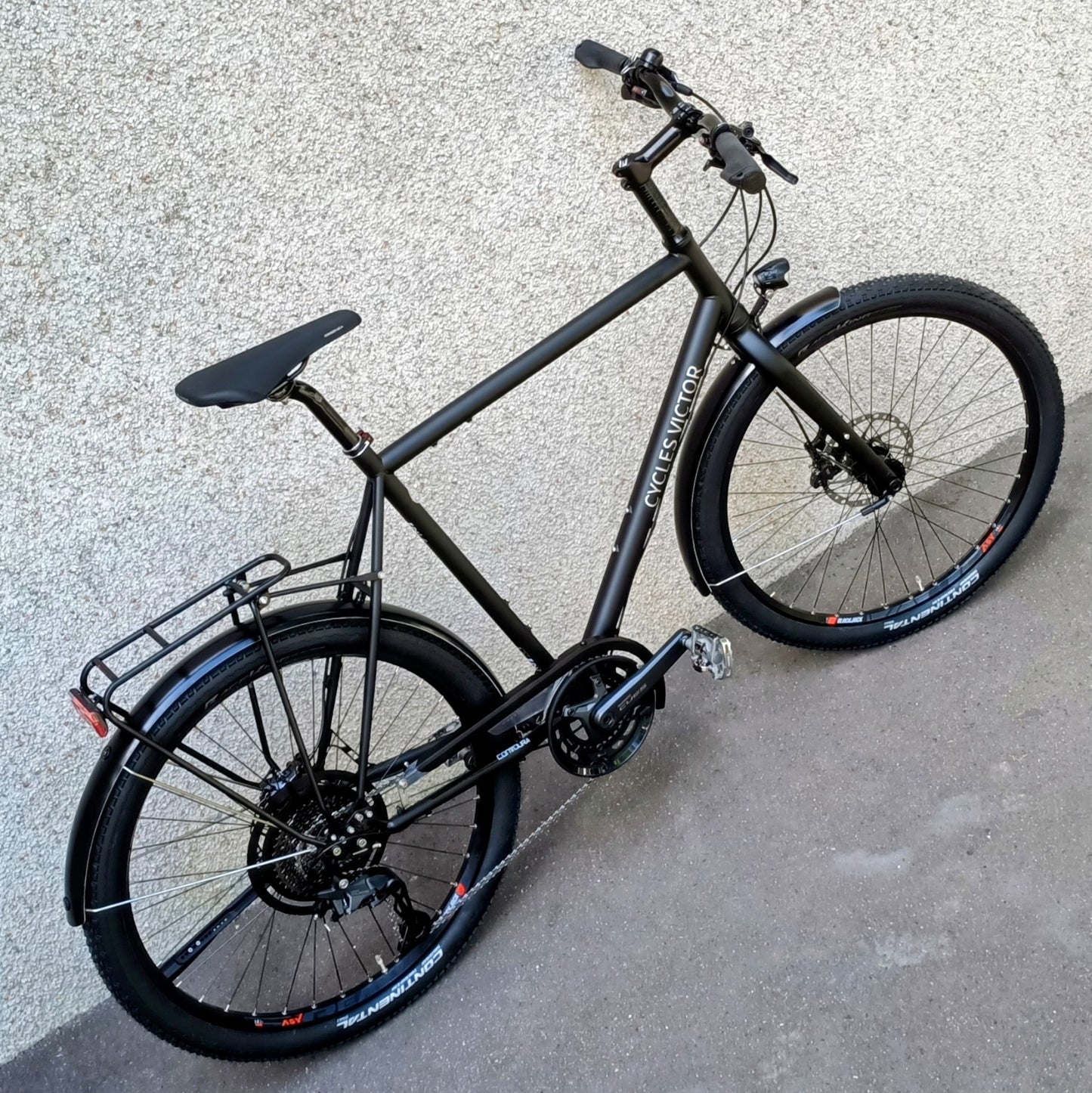 Contoura Fe-9 — Vélo touring entièrement personnalisable