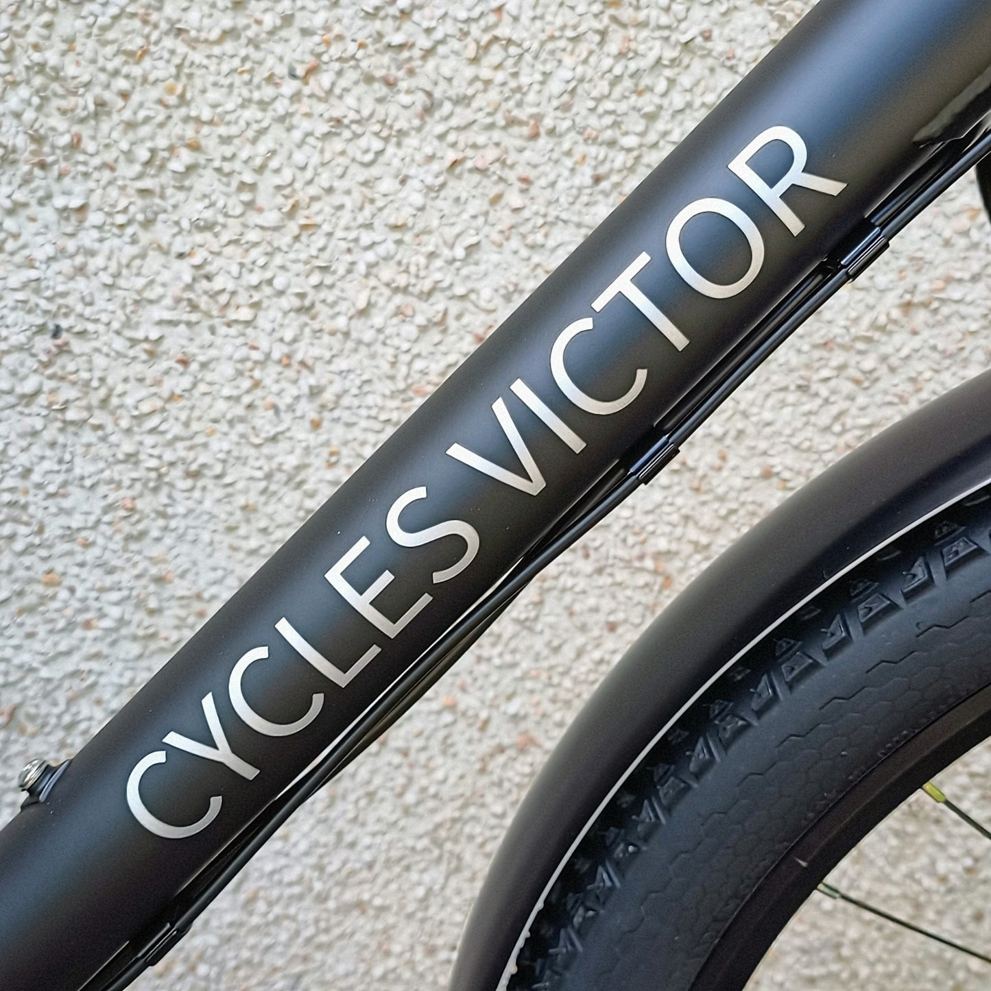 Contoura Fe-9 — Vélo touring entièrement personnalisable