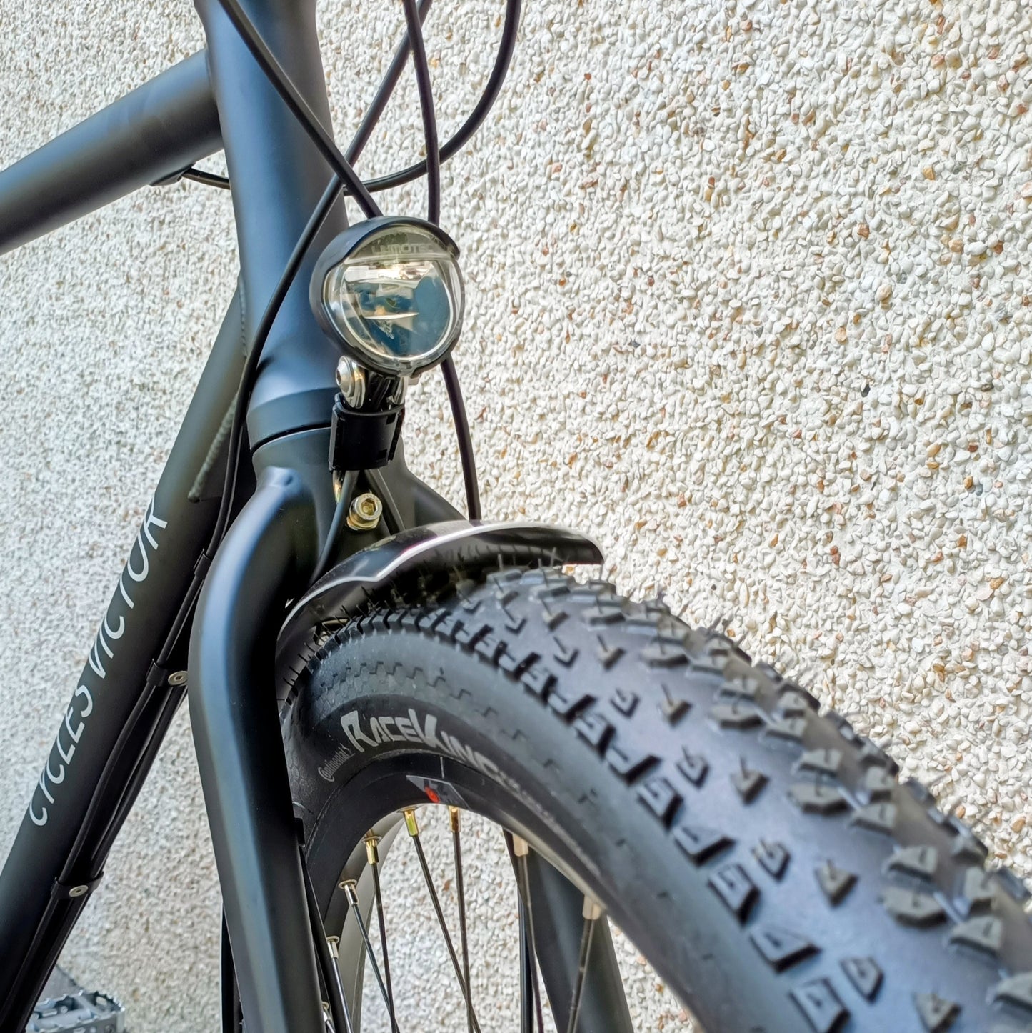 Contoura Fe-9 — Vélo touring entièrement personnalisable