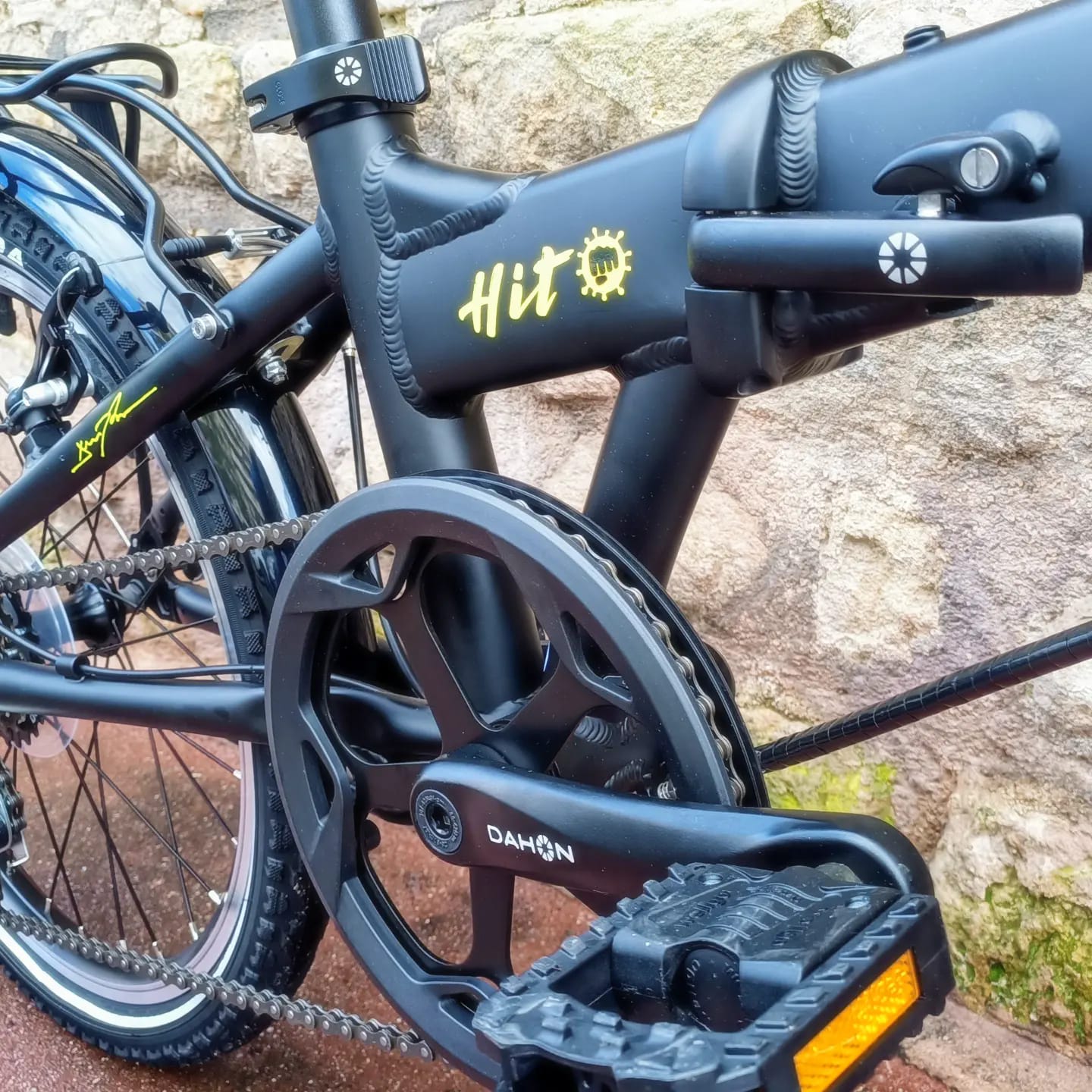 Vélo Pliant Adulte Dahon Hit 20 Pouces - 6 Vitesses - Cadre Aluminium Léger (11.54 Kg) - Freins V-Brake - Idéal Ville Et Transport - 11