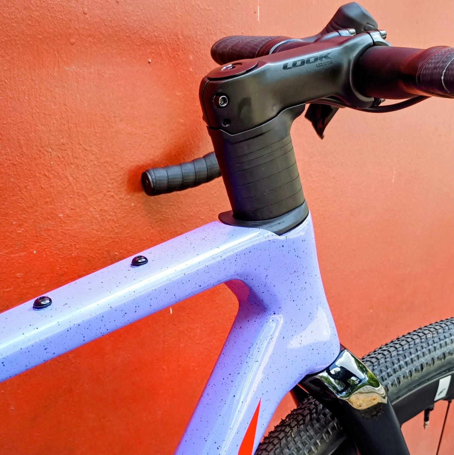 LOOK G85 Cezal Force 1x13 / Fulcrum Soniq Carbon – Speckled Purple Neon Orange