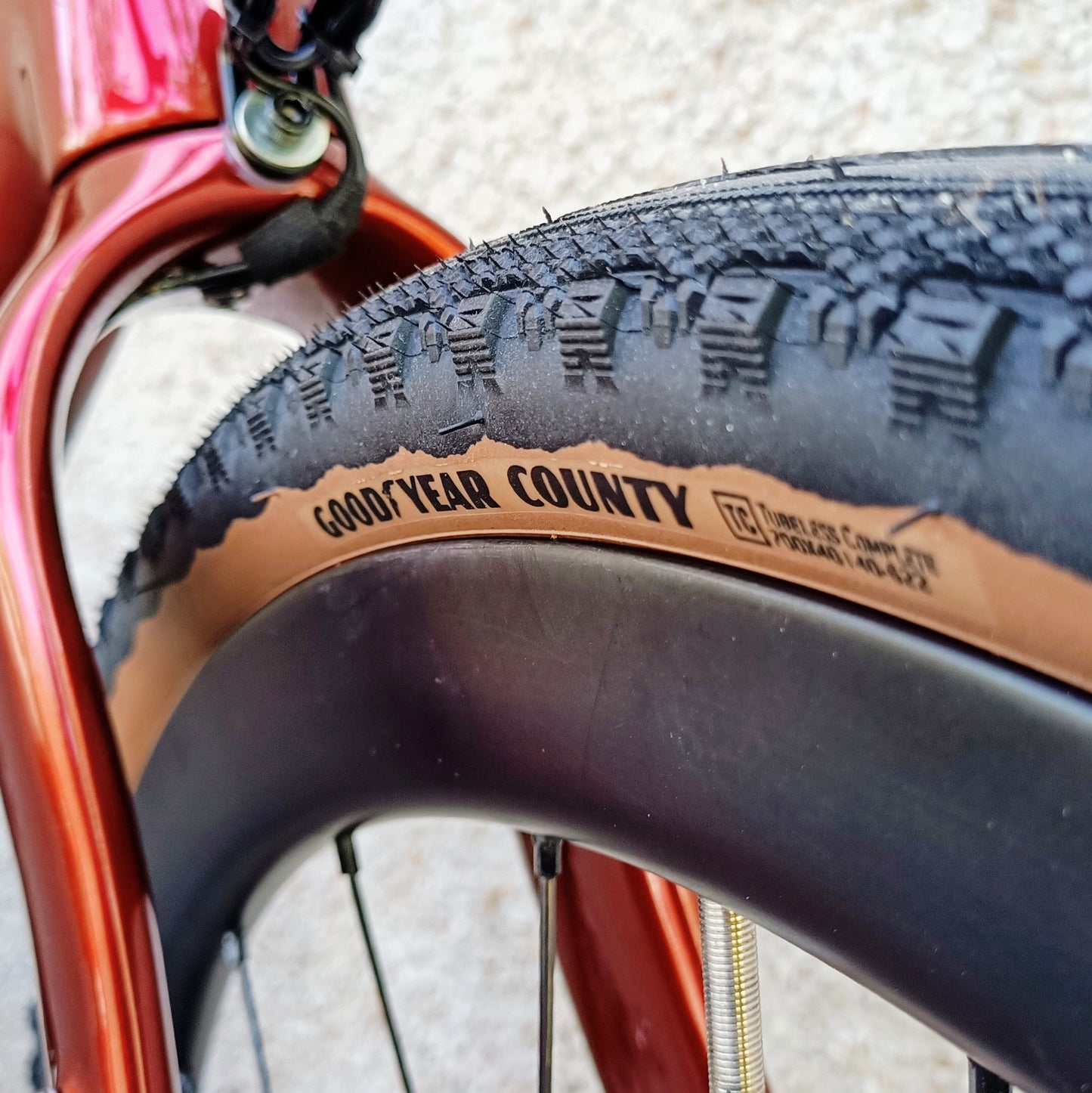 Sarto Seta Gravel tri-composite Classified (rouge/carbone)