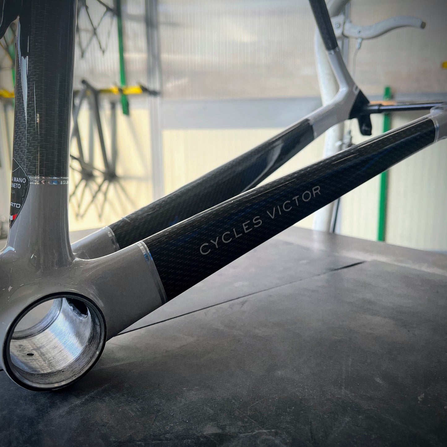 Sarto Seta Plus tri-composite (blanc/carbone)