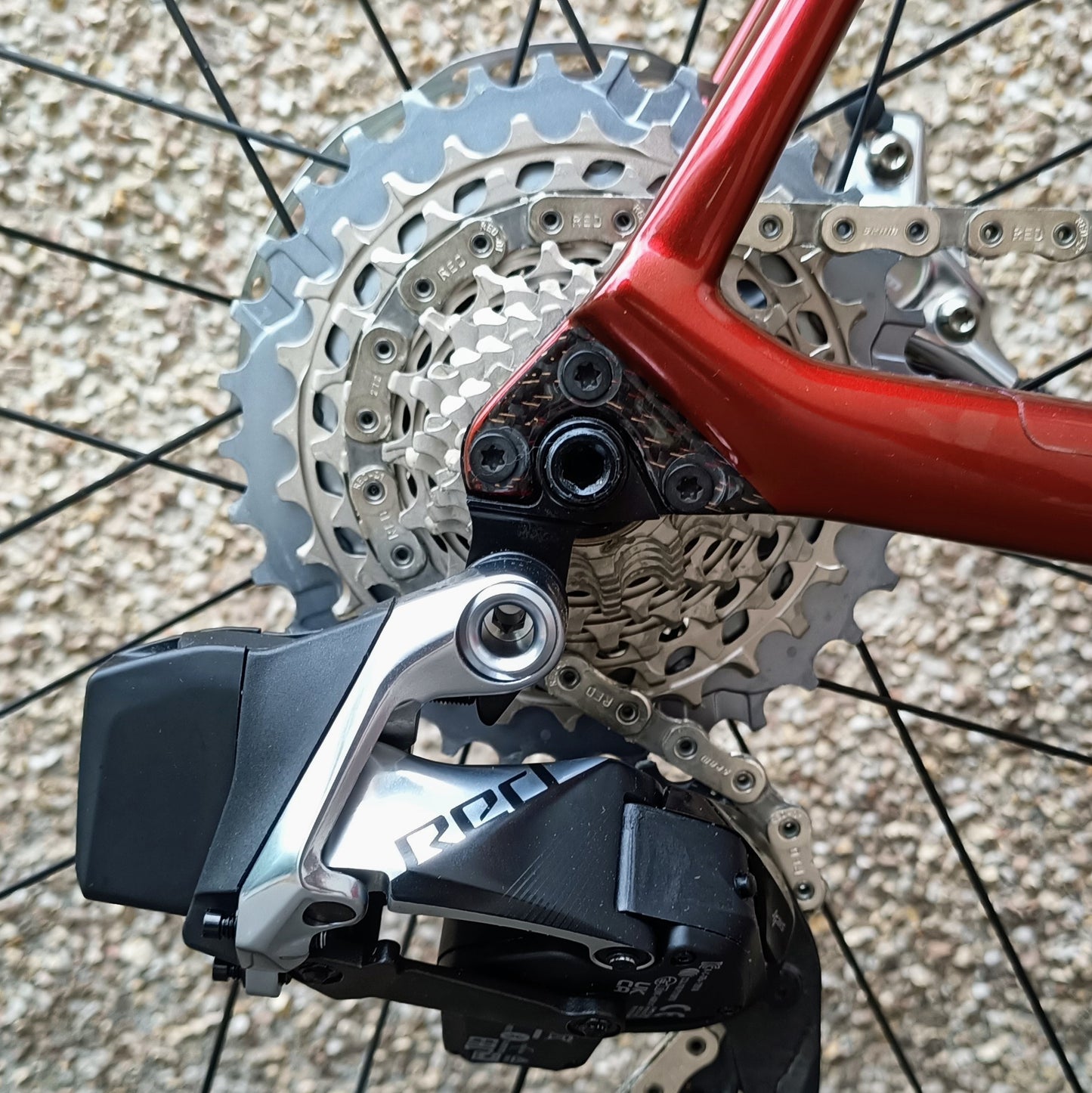 Sarto Seta Plus tri-composite (rouge/carbone)