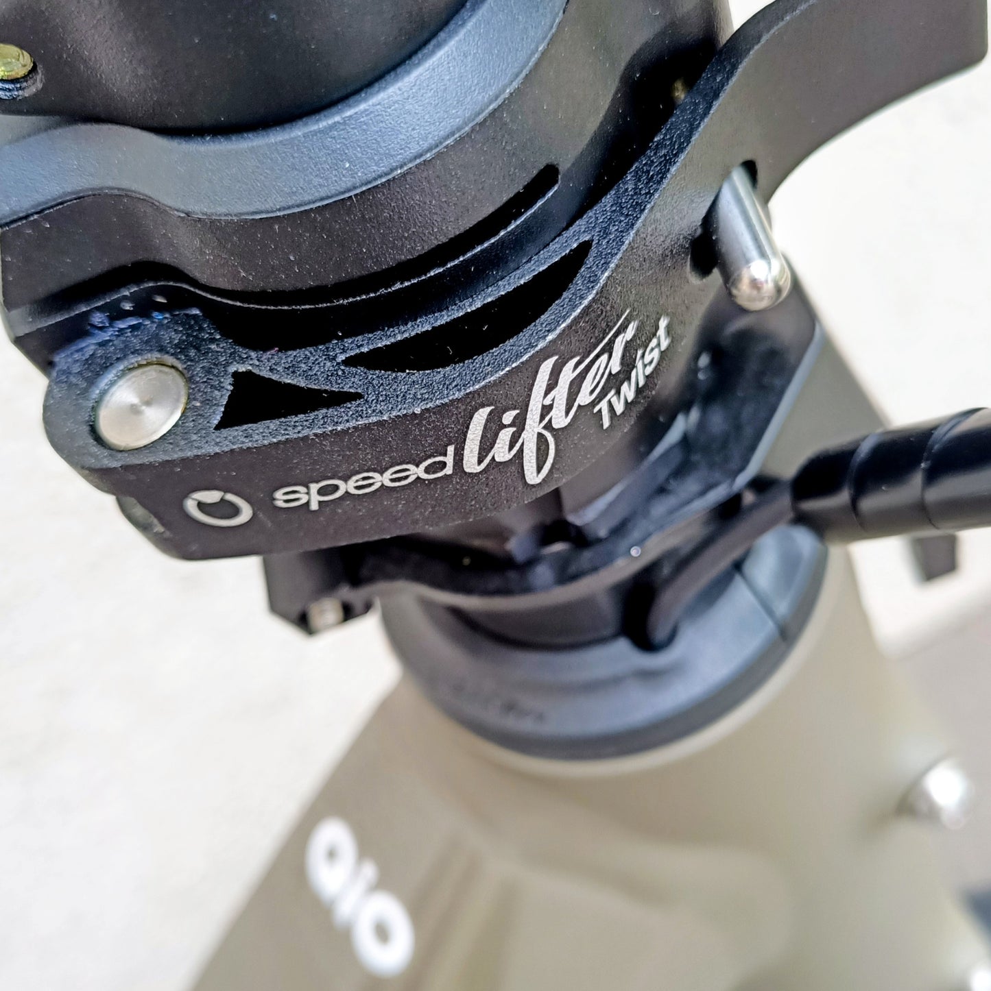 Qio Compact AP-8 - coloris lead metal