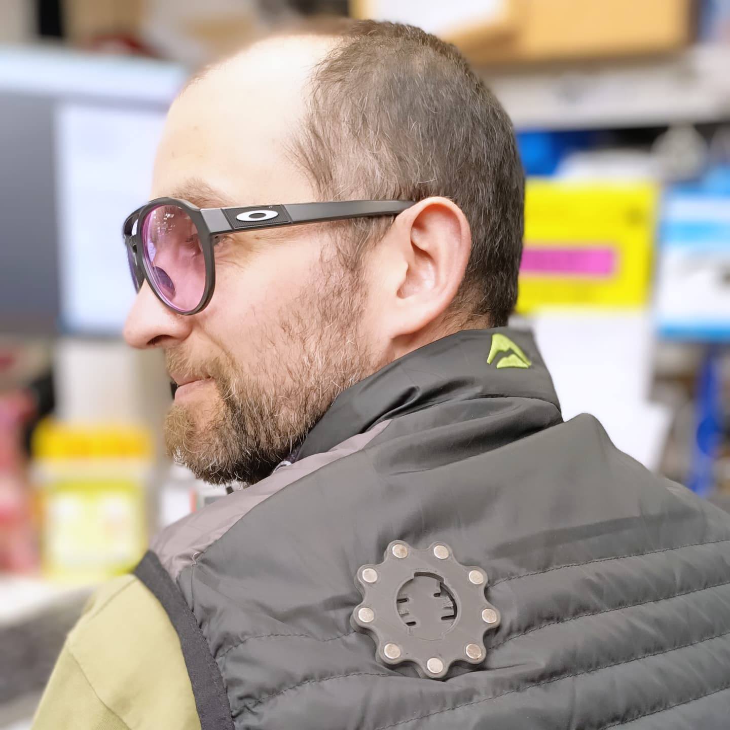 Magnetic GPS mount - fixation GPS aimantée