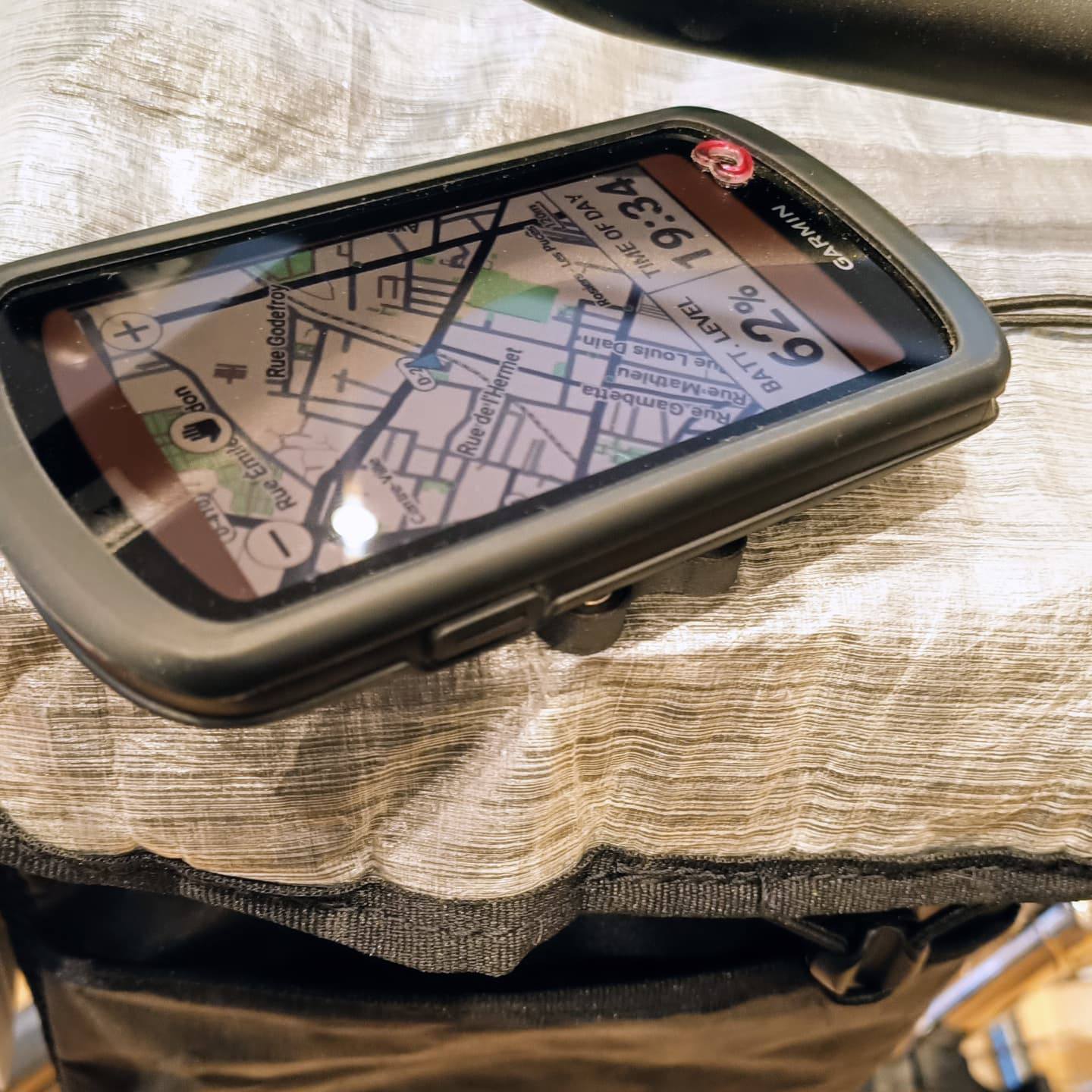 Magnetic GPS mount - fixation GPS aimantée