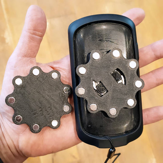 Magnetic GPS mount - fixation GPS aimantée